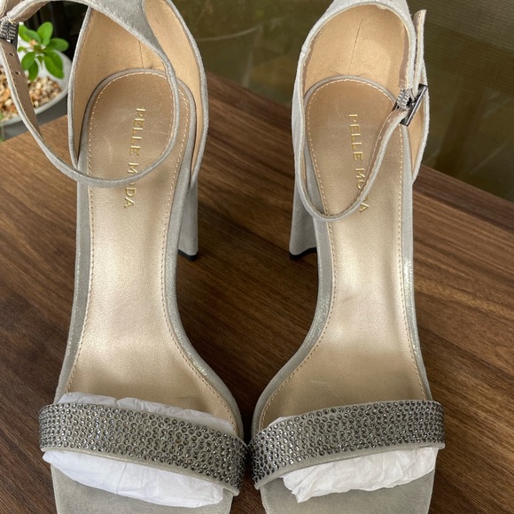 Pelle Moda Ankle Strap Heel- Sz 8.5 - Picture 8 of 9